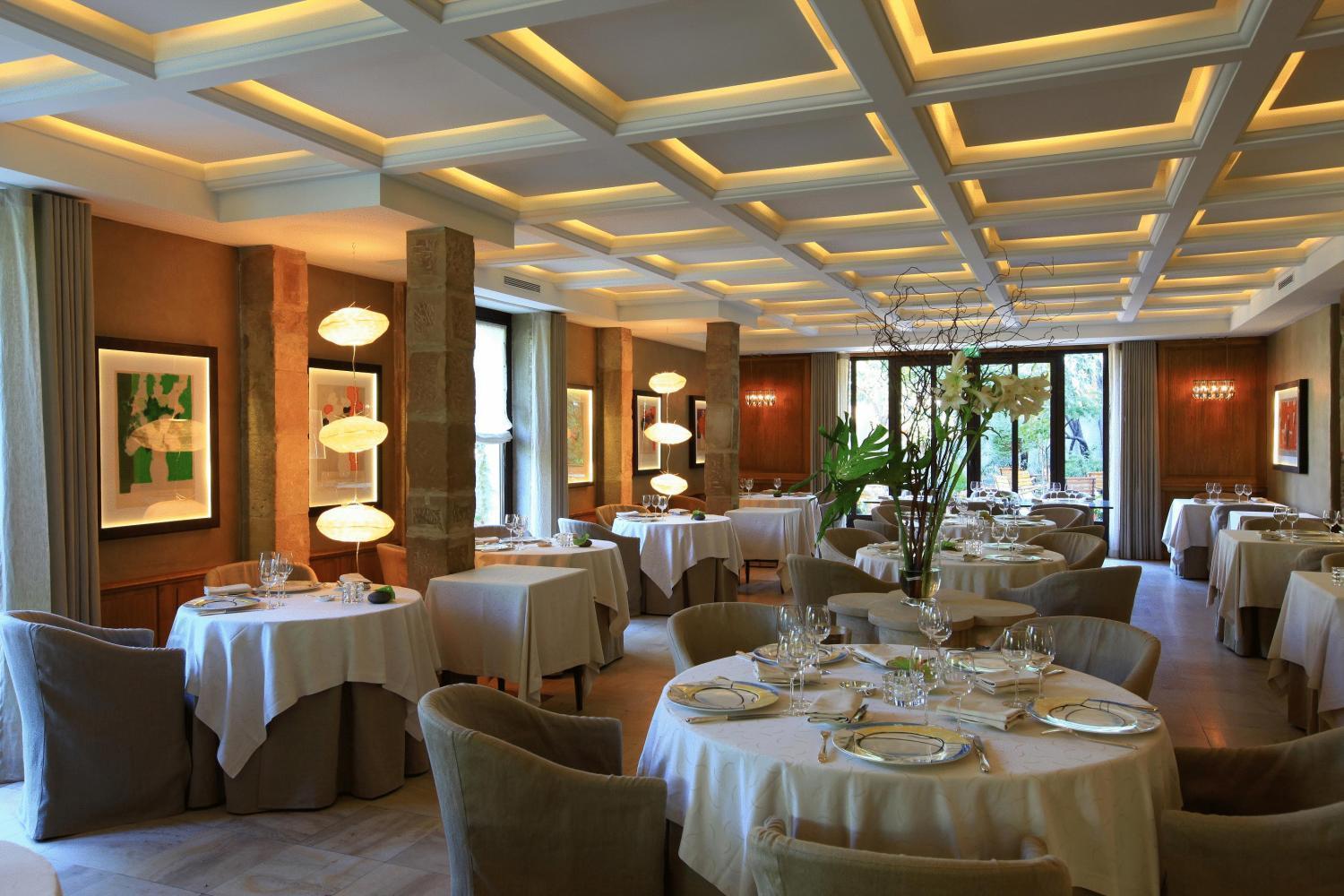 Hotel & Restaurants - Maison Chabran Pont-de-lʼIsère Restaurant foto